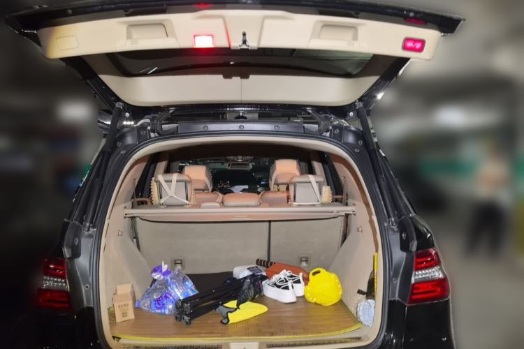 Used Mercedes-Benz M-Class 2012 ML 300 Trunk