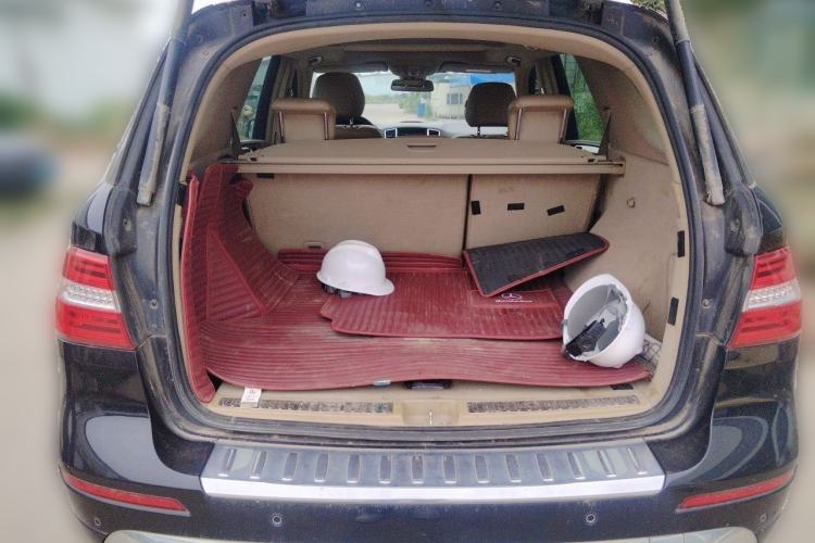 Used Mercedes-Benz M-Class 2012 ML 350 Sport Edition Trunk