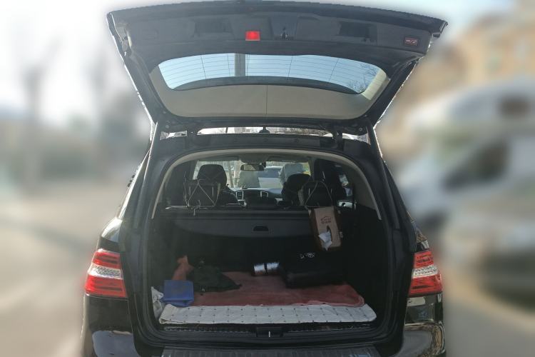 Used Mercedes-Benz M-Class 2012 ML 300 Trunk