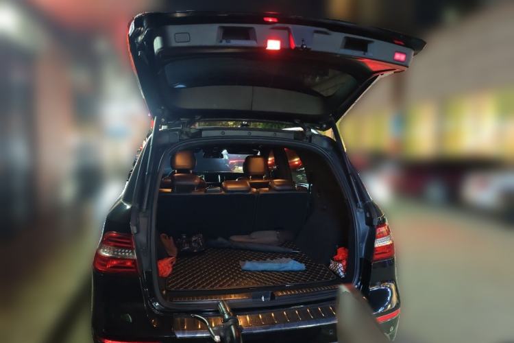 Used Mercedes-Benz M-Class 2012 ML 350 Luxury Edition Trunk