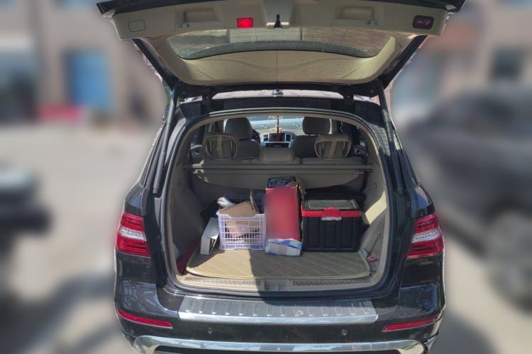 Used Mercedes-Benz M-Class 2012 ML 300 Trunk