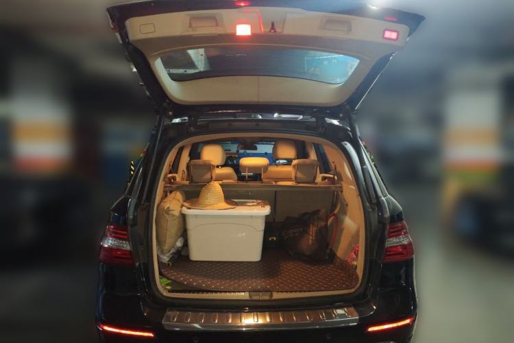 Used Mercedes-Benz M-Class 2012 ML 350 Sport Edition Trunk