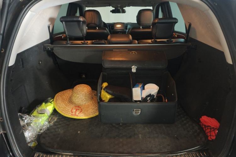 Used Mercedes-Benz M-Class 2012 ML 350 Sport Edition Trunk