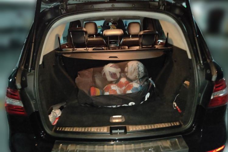 Used Mercedes-Benz M-Class 2012 ML 350 Sport Edition Trunk