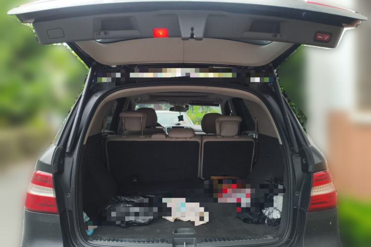 Used Mercedes-Benz M-Class 2012 ML 350 Sport Edition Trunk