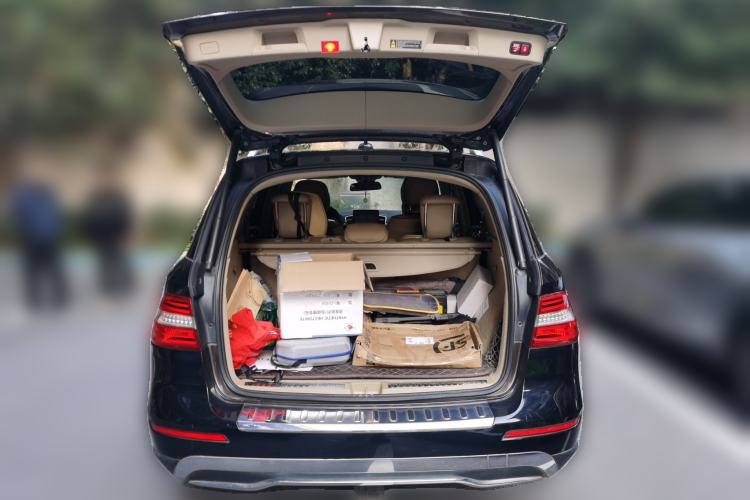 Used Mercedes-Benz M-Class 2012 ML 350 Luxury Edition Trunk