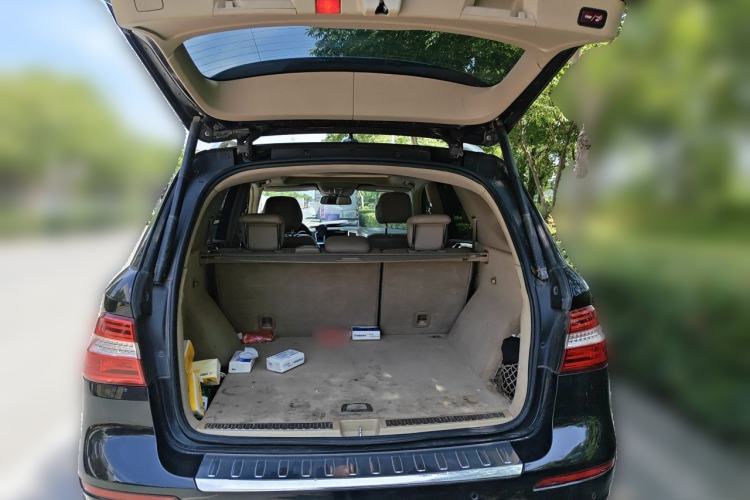 Used Mercedes-Benz M-Class 2012 ML 350 Sport Edition Trunk