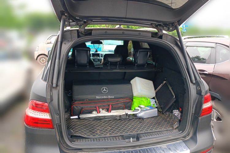 Used Mercedes-Benz M-Class 2012 ML 350 Luxury Edition Trunk
