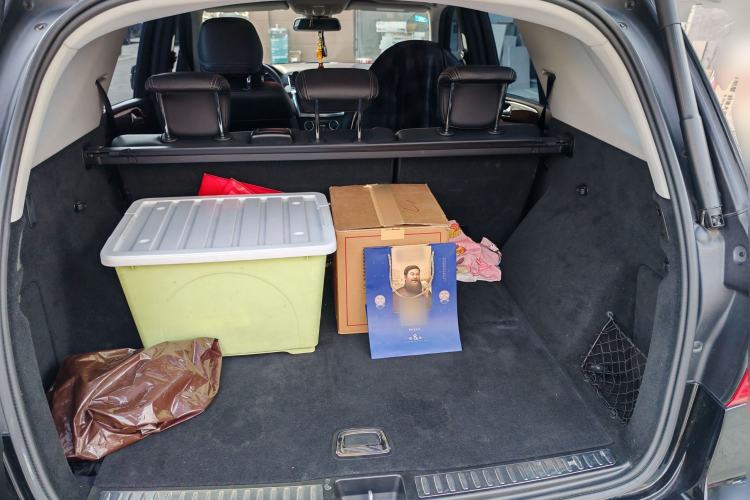 Used Mercedes-Benz M-Class 2012 ML 350 Sport Edition Trunk