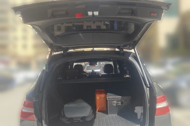 Used Mercedes-Benz M-Class 2012 ML 350 Luxury Edition Trunk