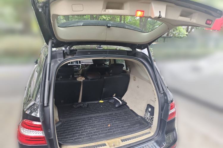 Used Mercedes-Benz M-Class 2012 ML 350 Sport Edition Trunk