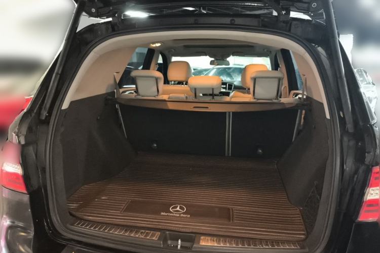 Used Mercedes-Benz M-Class 2012 ML 350 Sport Edition Trunk