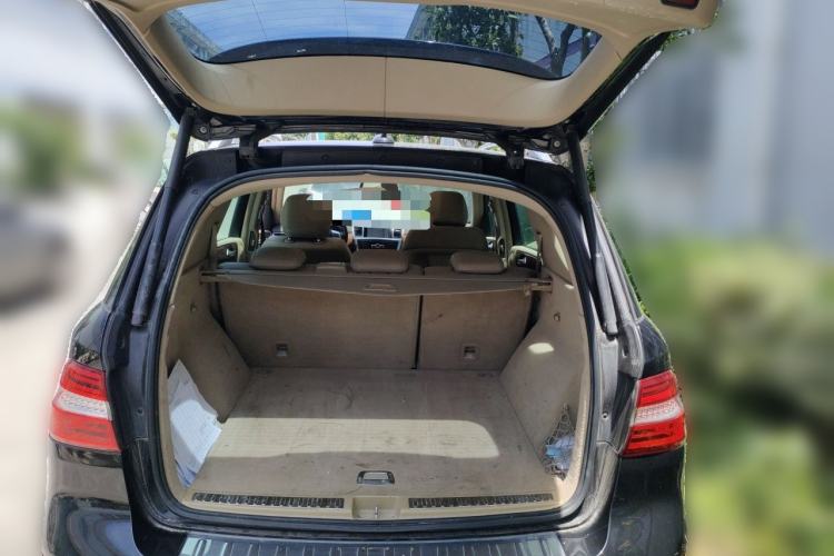Used Mercedes-Benz M-Class 2012 ML 350 Sport Edition Trunk
