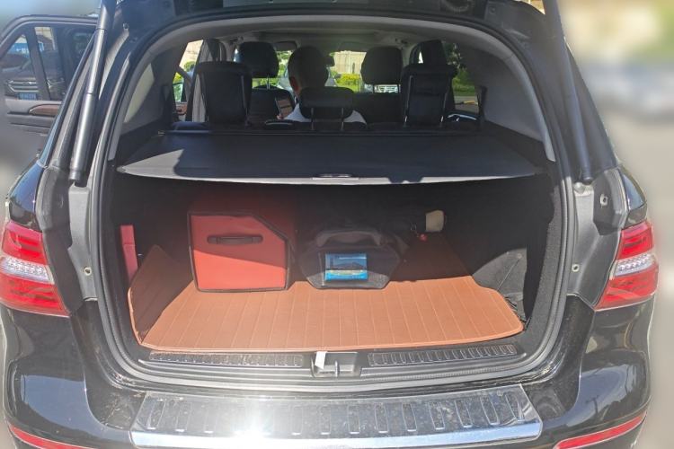 Used Mercedes-Benz M-Class 2012 ML 350 Luxury Edition Trunk