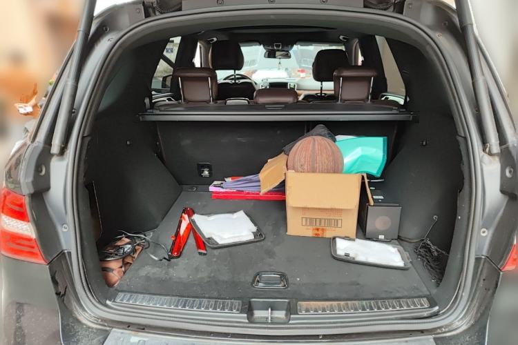 Used Mercedes-Benz M-Class 2012 ML 350 Luxury Edition Trunk