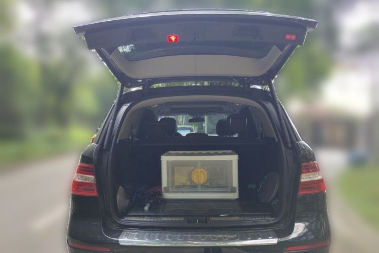 Used Mercedes-Benz M-Class 2012 ML 350 Sport Edition Trunk