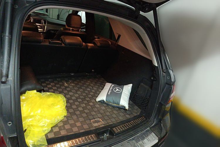 Used Mercedes-Benz M-Class 2012 ML 300 Trunk