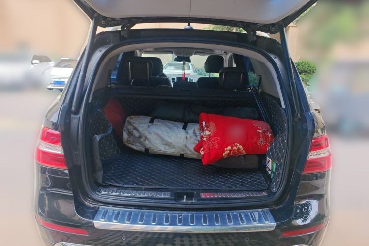Used Mercedes-Benz M-Class 2012 ML 350 Sport Edition Trunk