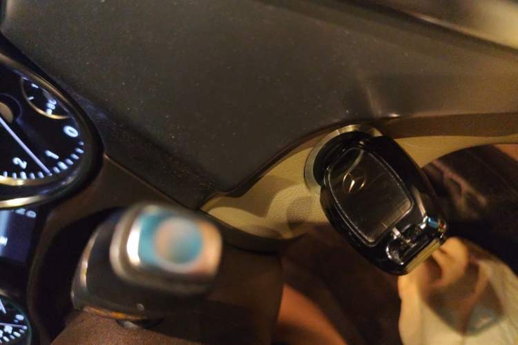 Used Mercedes-Benz M-Class 2012 ML 300 Vehicle Key