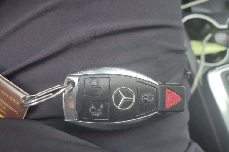 Used Mercedes-Benz M-Class  Vehicle Key