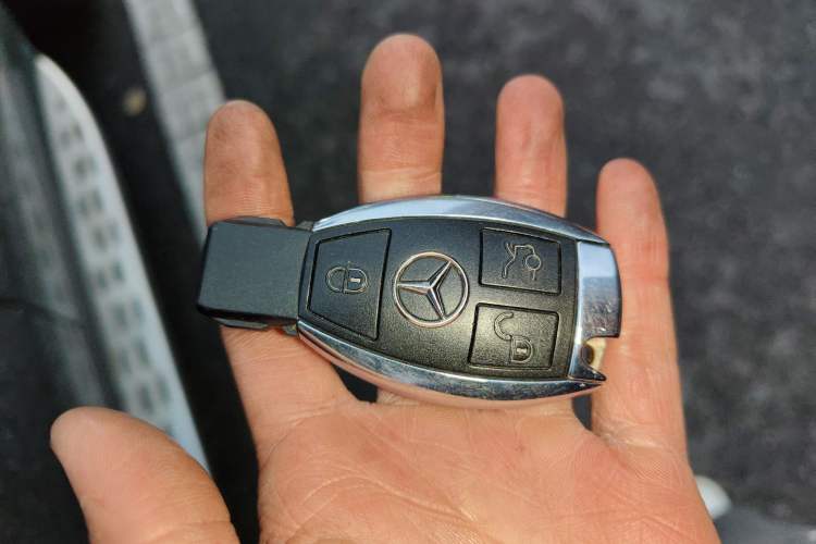 Used Mercedes-Benz M-Class 2012 ML 300 Vehicle Key