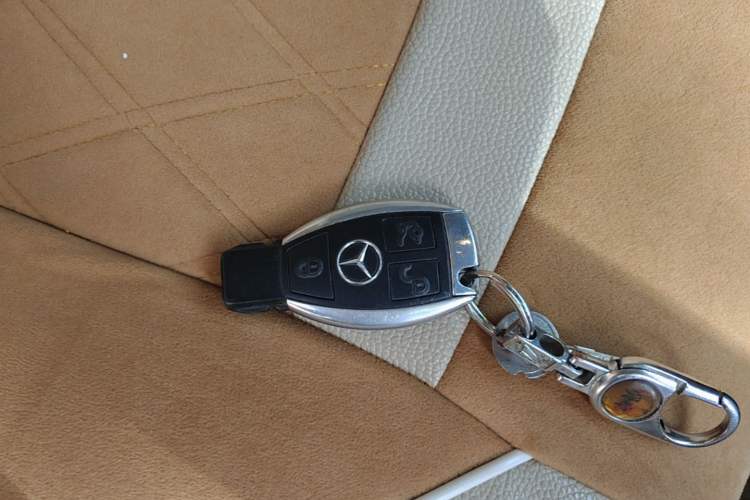 Used Mercedes-Benz M-Class  Vehicle Key