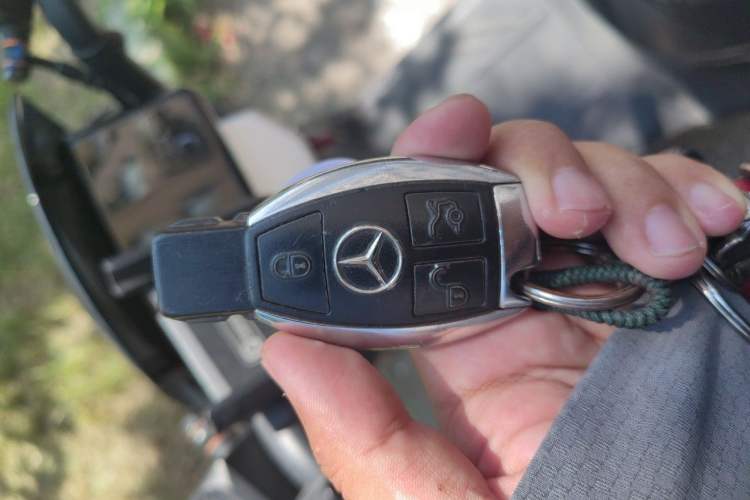 Used Mercedes-Benz M-Class 2012 ML 300 Vehicle Key
