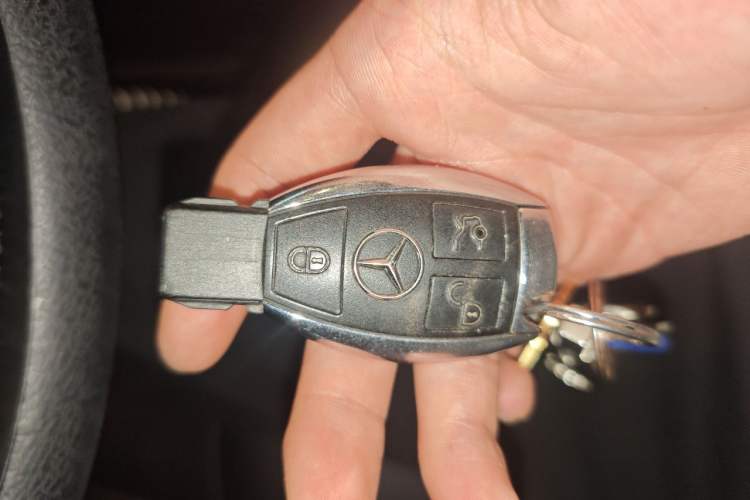 Used Mercedes-Benz M-Class 2012 ML 350 Sport Edition Vehicle Key
