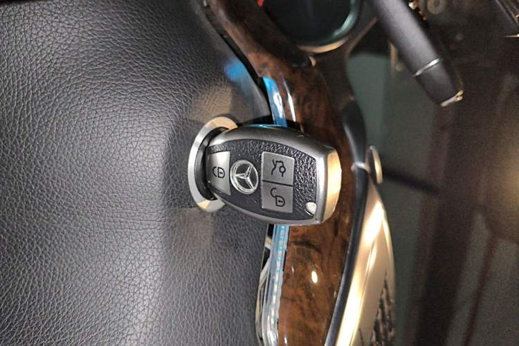 Used Mercedes-Benz M-Class 2012 ML 350 Luxury Edition Vehicle Key