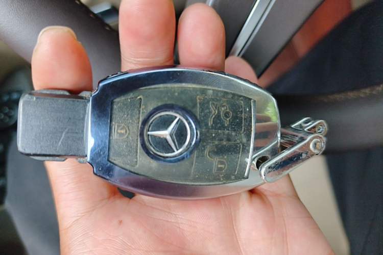 Used Mercedes-Benz M-Class 2012 ML 350 Sport Edition Vehicle Key