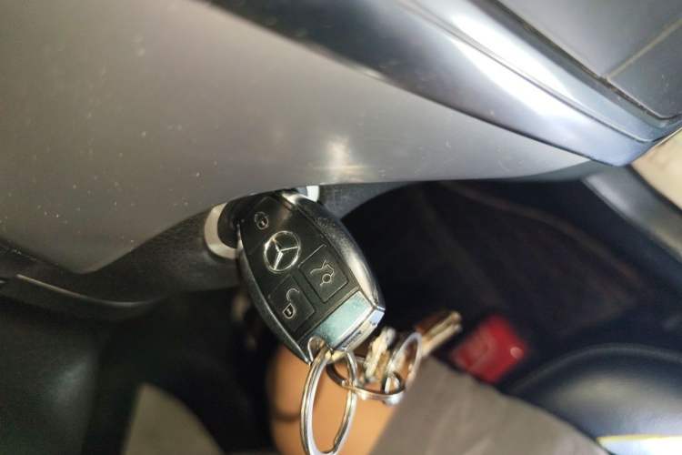Used Mercedes-Benz M-Class  Vehicle Key