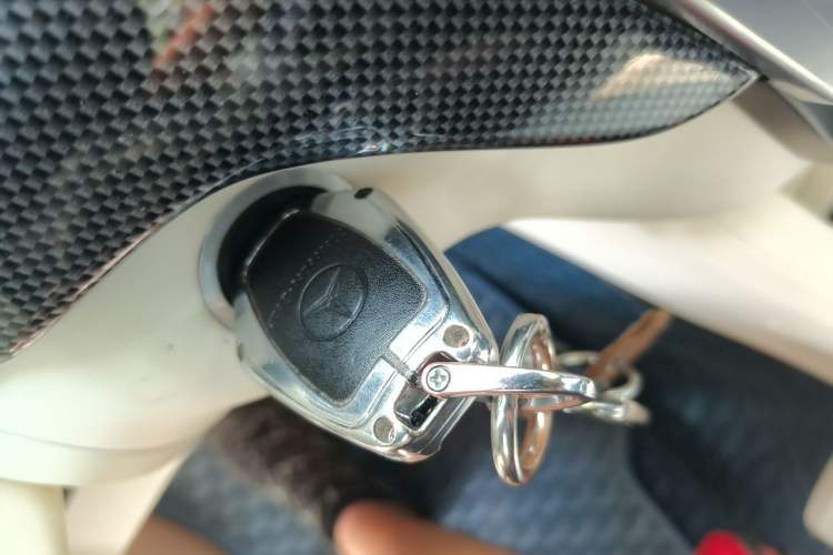 Used Mercedes-Benz M-Class 2012 ML 300 Vehicle Key