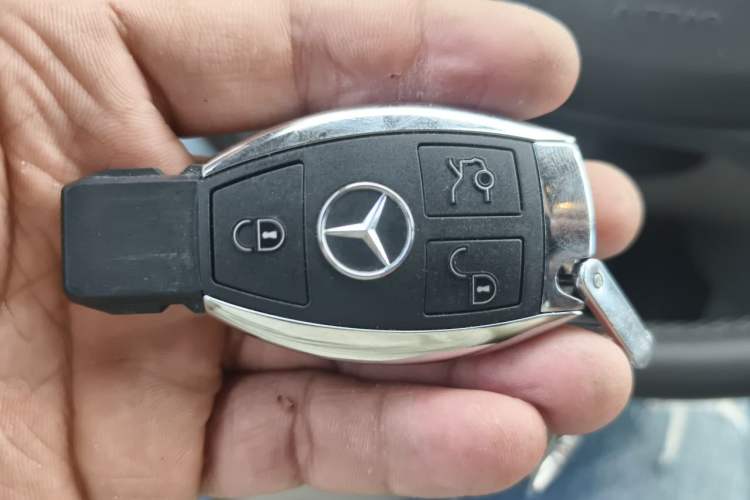 Used Mercedes-Benz M-Class  Vehicle Key