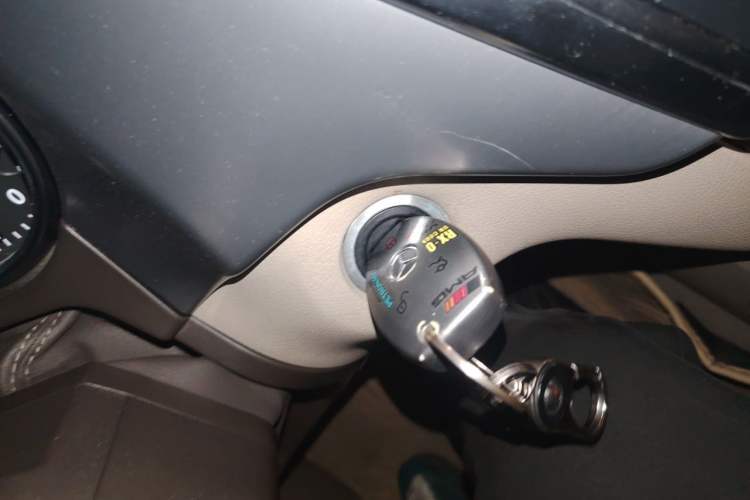 Used Mercedes-Benz M-Class 2012 ML 300 Vehicle Key