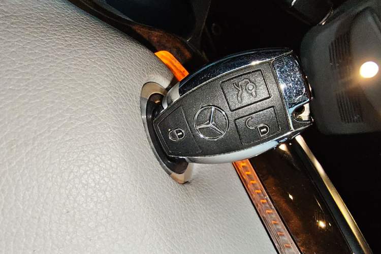 Used Mercedes-Benz M-Class 2012 ML 350 Luxury Edition Vehicle Key