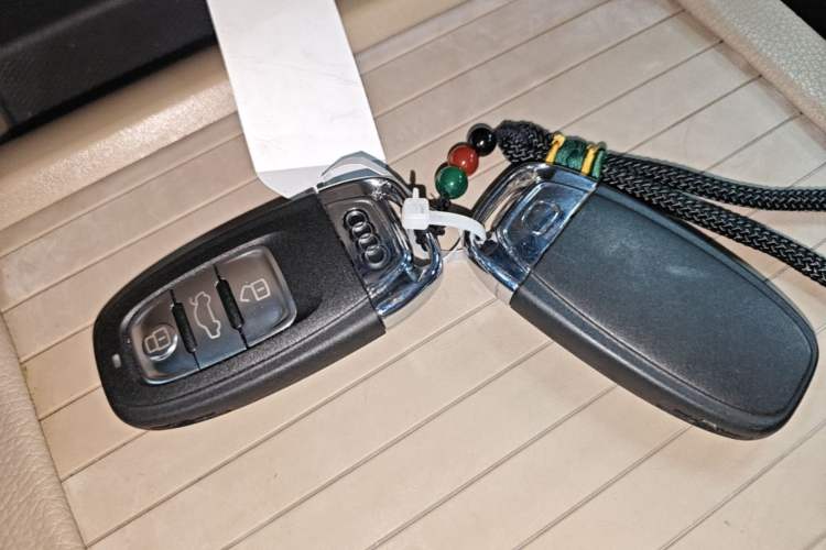 Used Mercedes-Benz M-Class 2012 ML 300 Vehicle Key