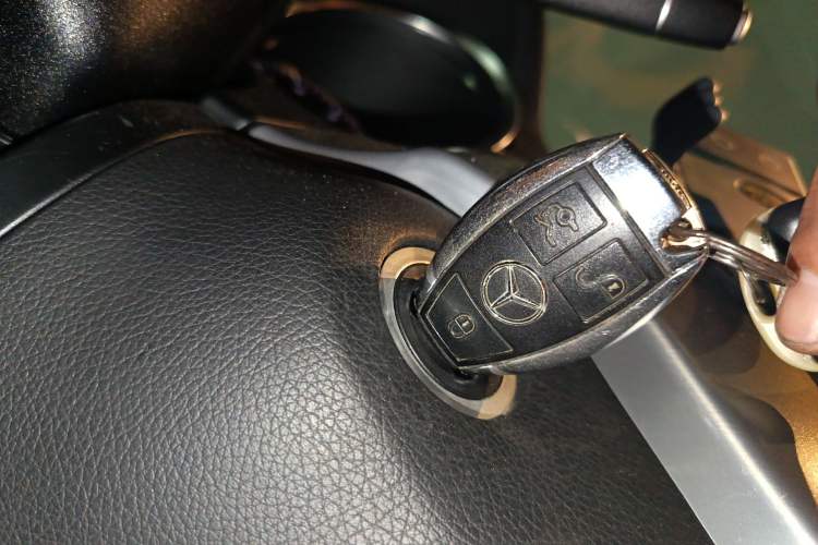 Used Mercedes-Benz M-Class 2012 ML 300 Vehicle Key