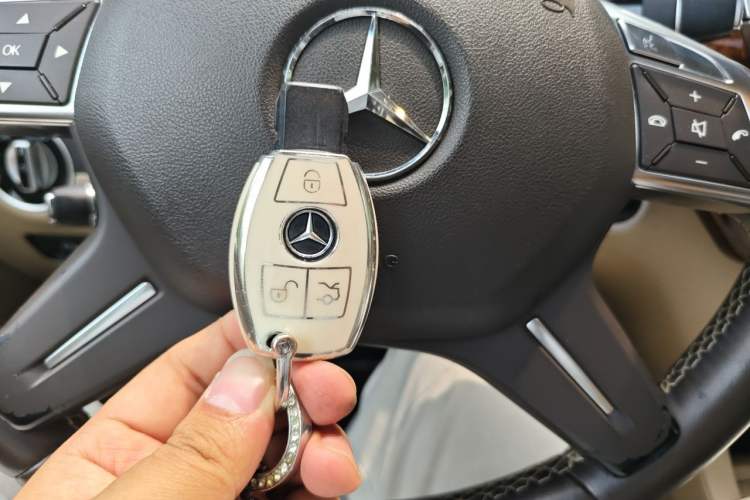 Used Mercedes-Benz M-Class 2012 ML 350 Sport Edition Vehicle Key