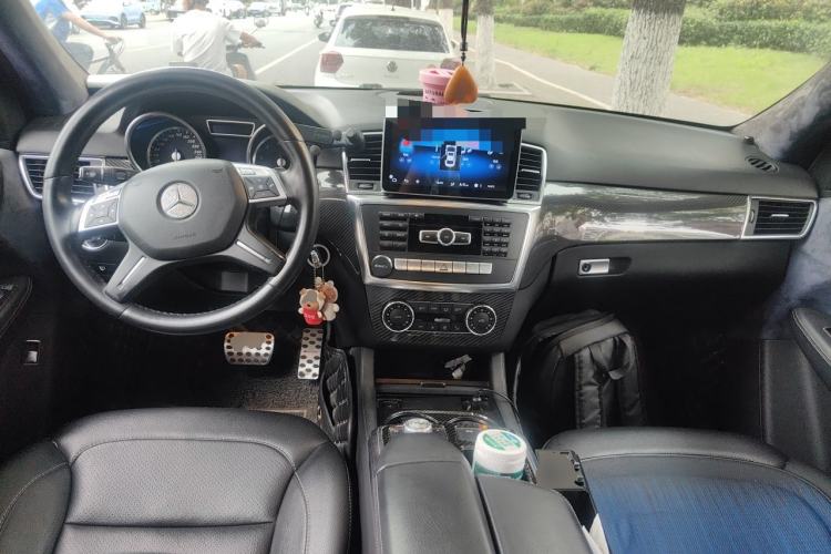 Used Mercedes-Benz M-Class 2012 ML 300 Center Console