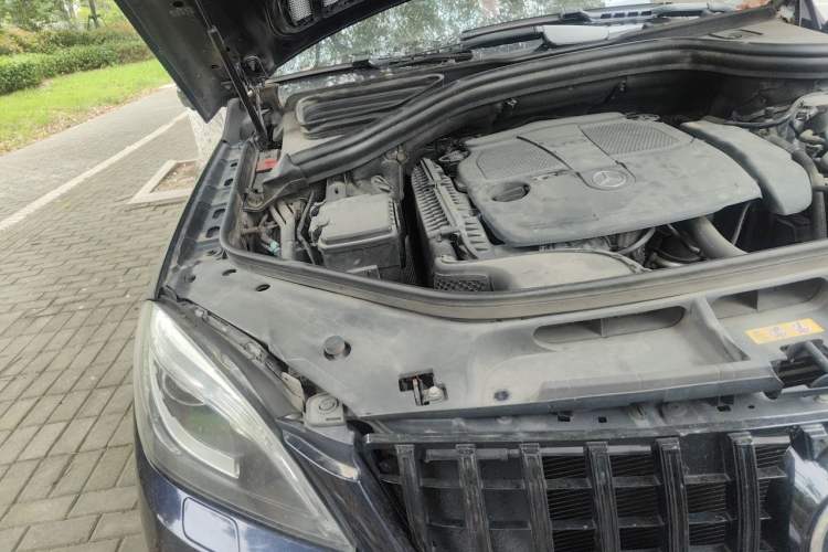 Used Mercedes-Benz M-Class 2012 ML 300 Engine Bay Right