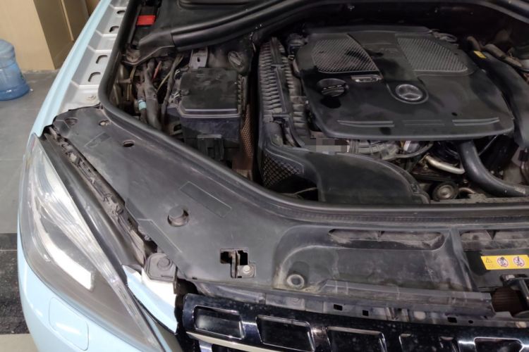 Used Mercedes-Benz M-Class 2012 ML 350 Sport Edition Engine Bay Right