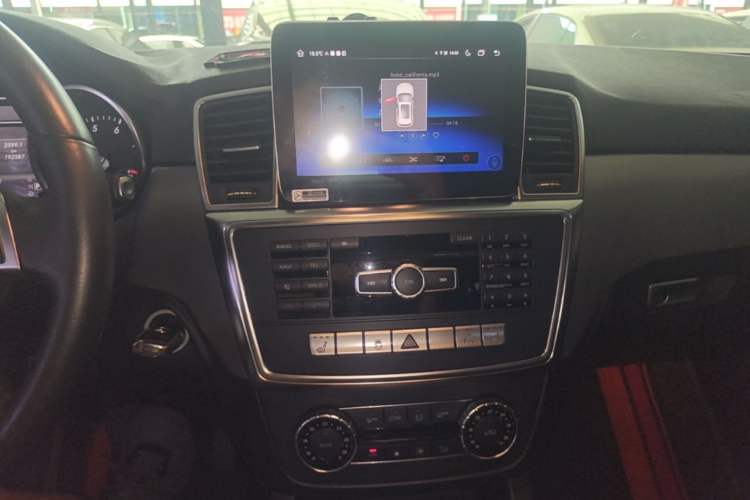 Used Mercedes-Benz M-Class 2012 ML 300 Audio And AC Panel