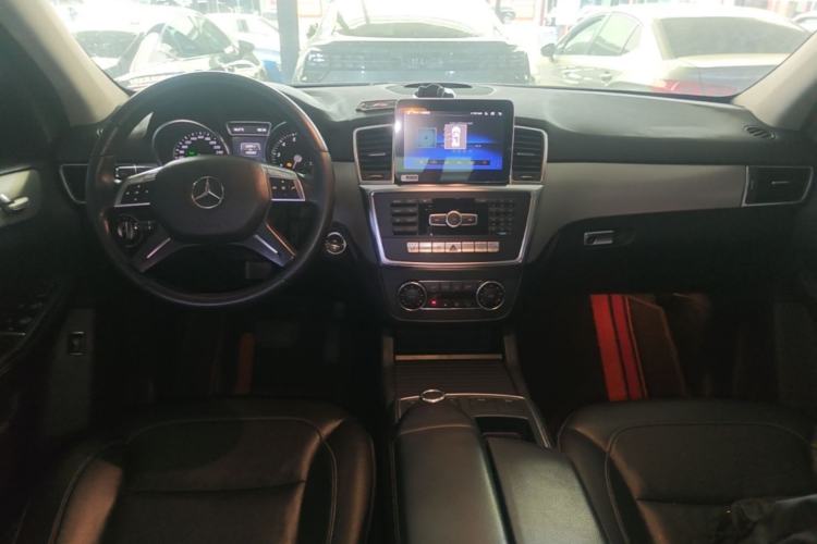 Used Mercedes-Benz M-Class 2012 ML 300 Center Console
