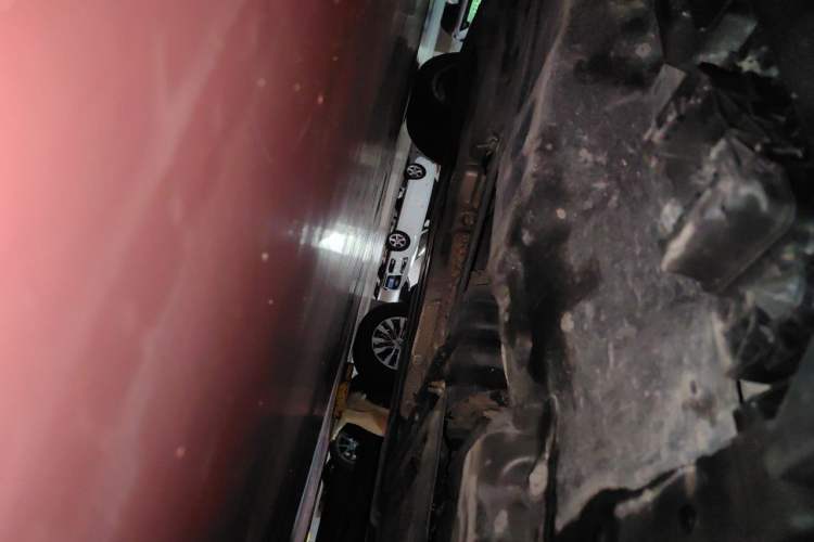 Used Mercedes-Benz M-Class 2012 ML 350 Luxury Edition Chassis Front Right