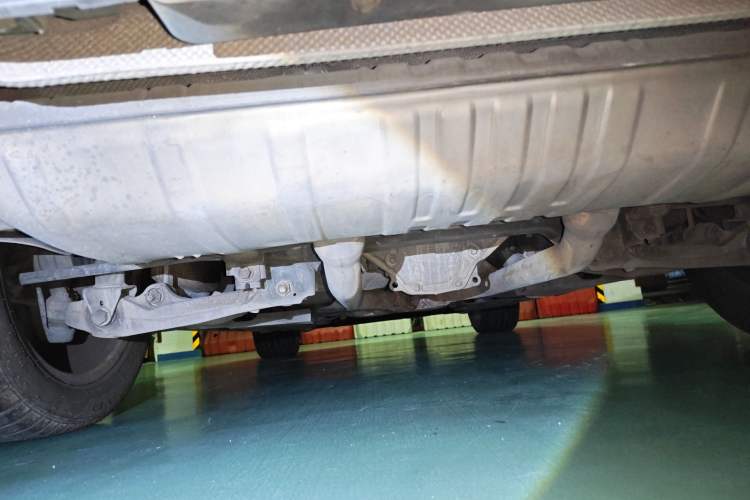 Used Mercedes-Benz M-Class 2012 ML 350 Sport Edition Chassis Rear