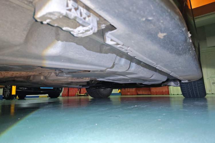 Used Mercedes-Benz M-Class 2012 ML 350 Sport Edition Chassis Rear Right