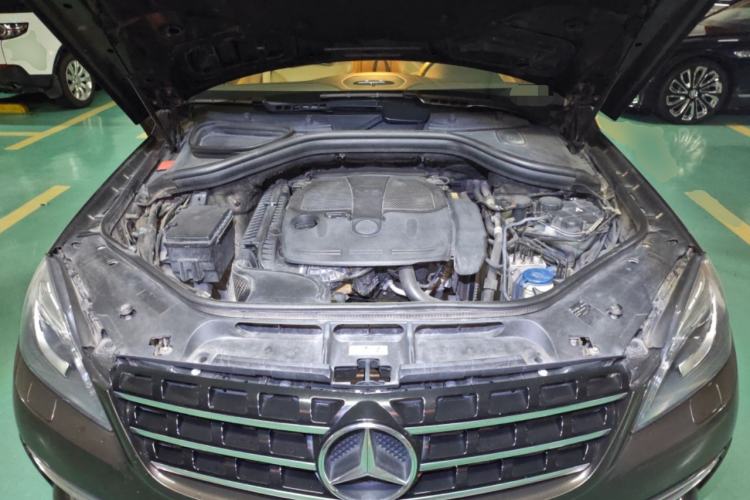Used Mercedes-Benz M-Class 2012 ML 350 Sport Edition Engine Bay