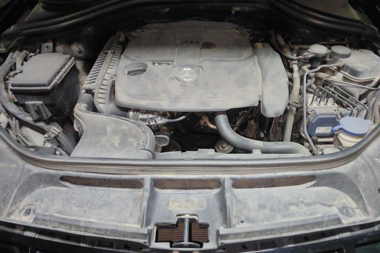 Used Mercedes-Benz M-Class 2012 ML 350 Luxury Edition Engine Bay