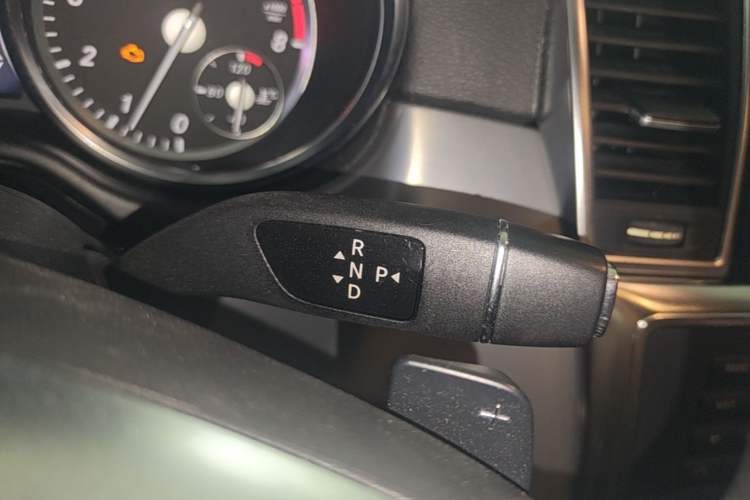 Used Mercedes-Benz M-Class 2012 ML 300 Gear Lever
