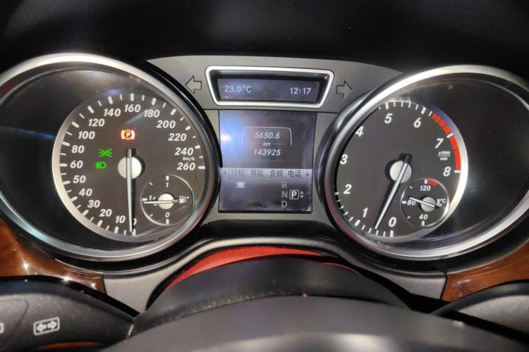 Used Mercedes-Benz M-Class 2012 ML 350 Luxury Edition Instrument Cluster
